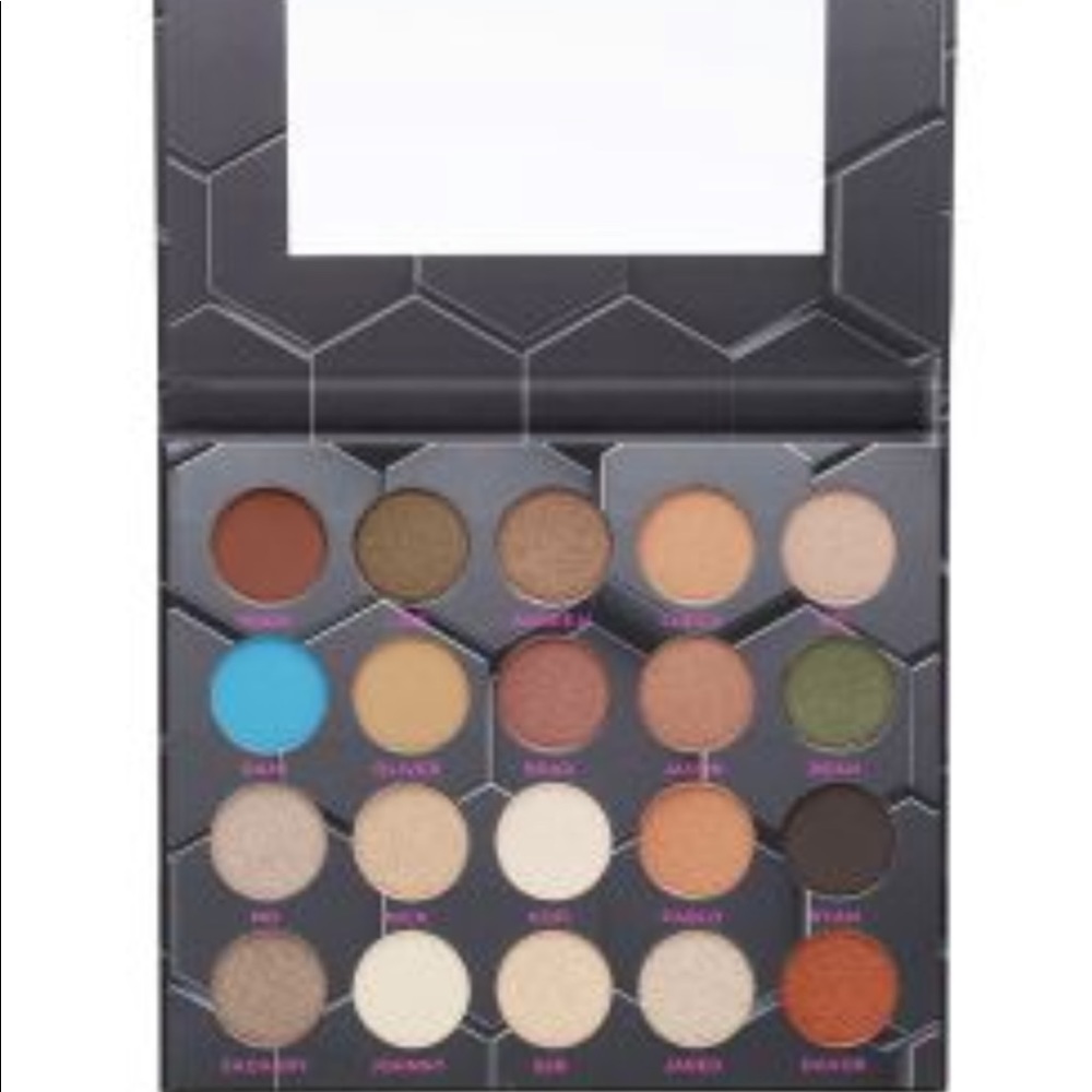 ๐BeeBeauty London Barbarella Eyeshadow Palette - Picture 3 of 6